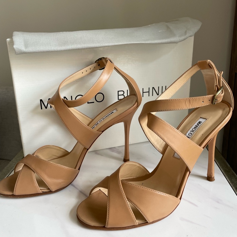 Manolo Blahnik Tan Sandals. Barely worn. Size 35.5